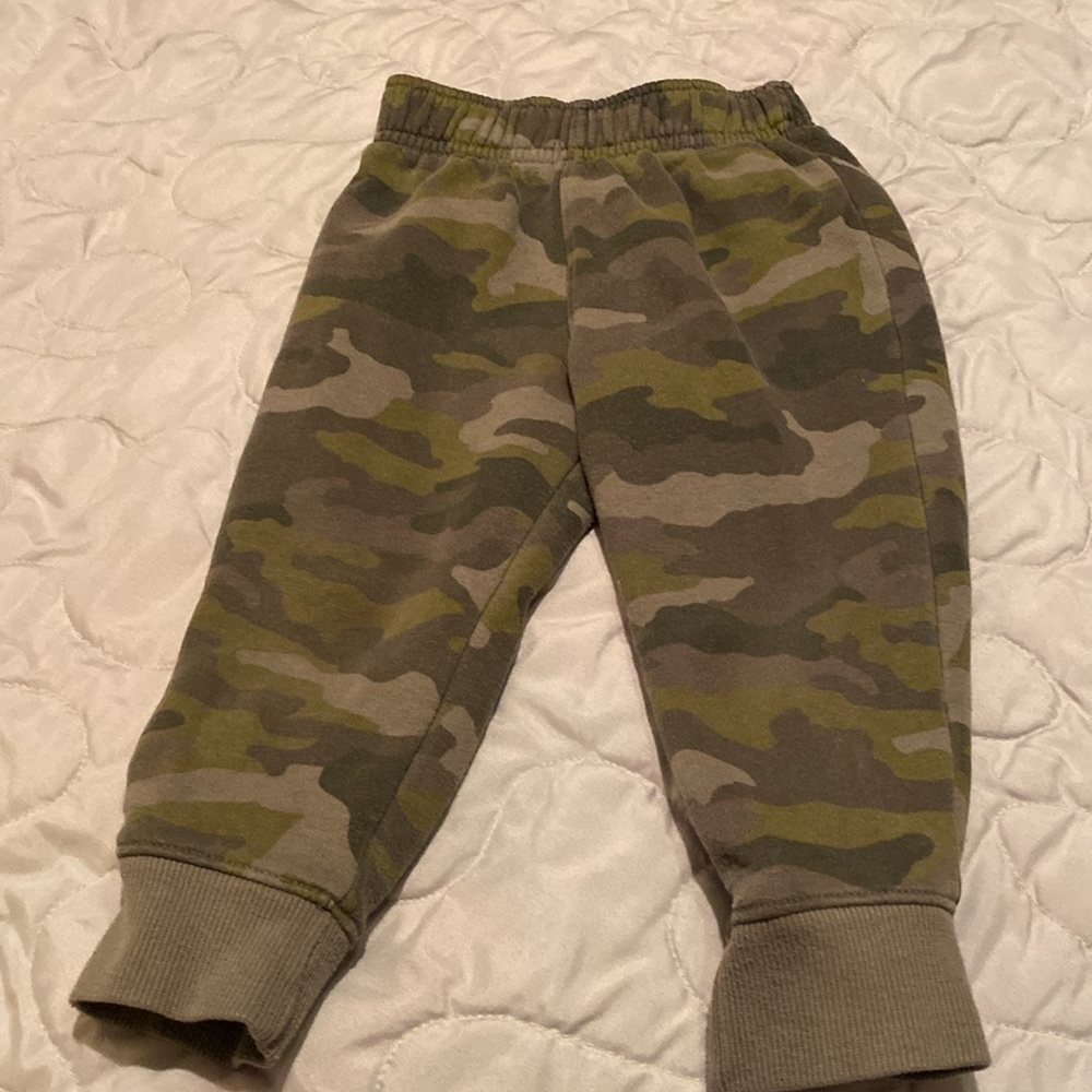 Bundle of 4 pair of pants - Picture 5 of 5